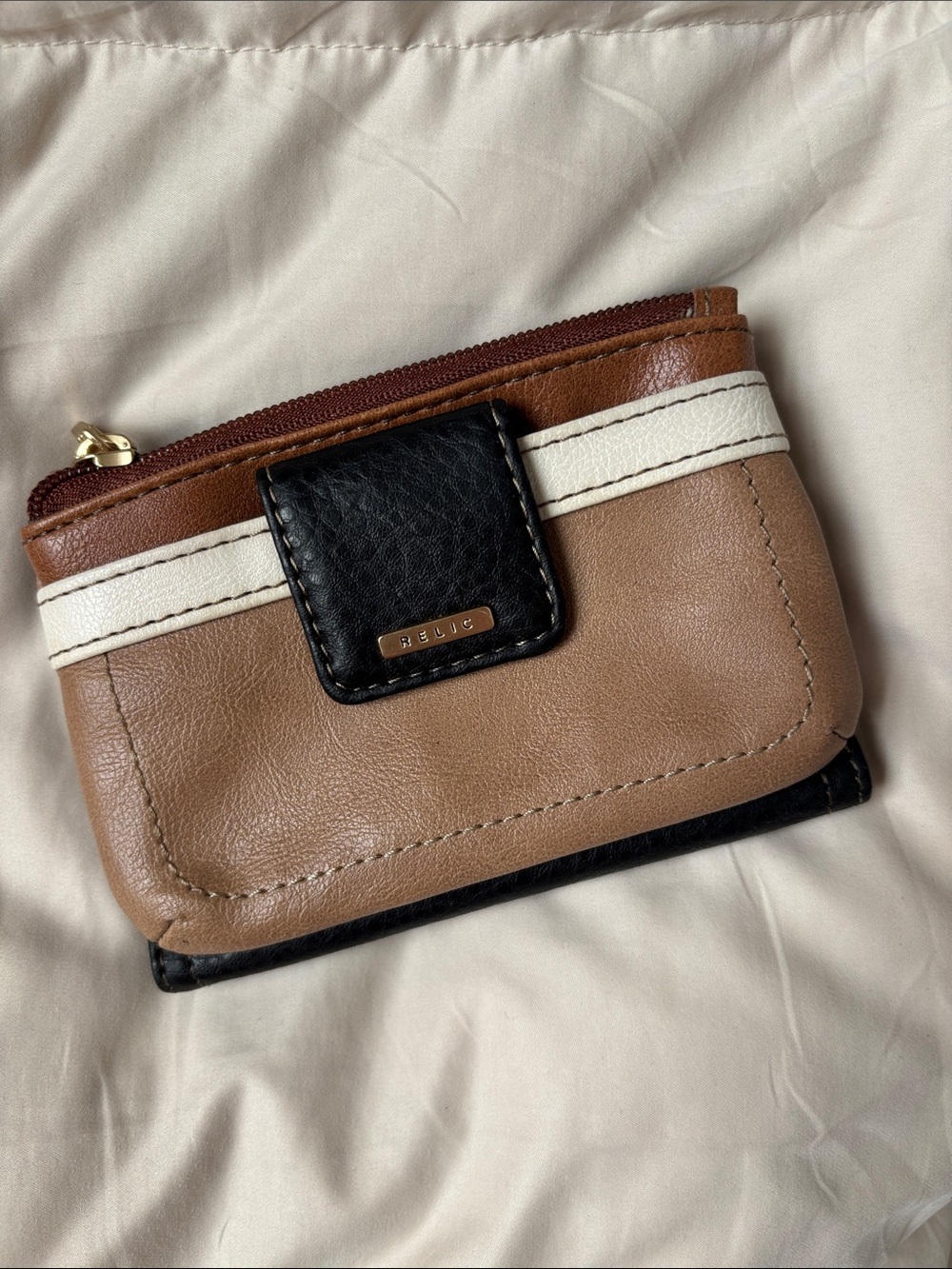 Relic Women's Tricolor Leather Card Wallet Zip Snap Tan Black White Great Condit